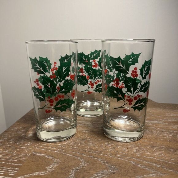 Set of 3 Holly‎ & Berry Holiday glasses, cups - Picture 1 of 7